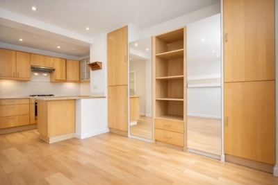 1 Bedroom Studio to rent in Kentish Town Road, Camden Town, London, NW1