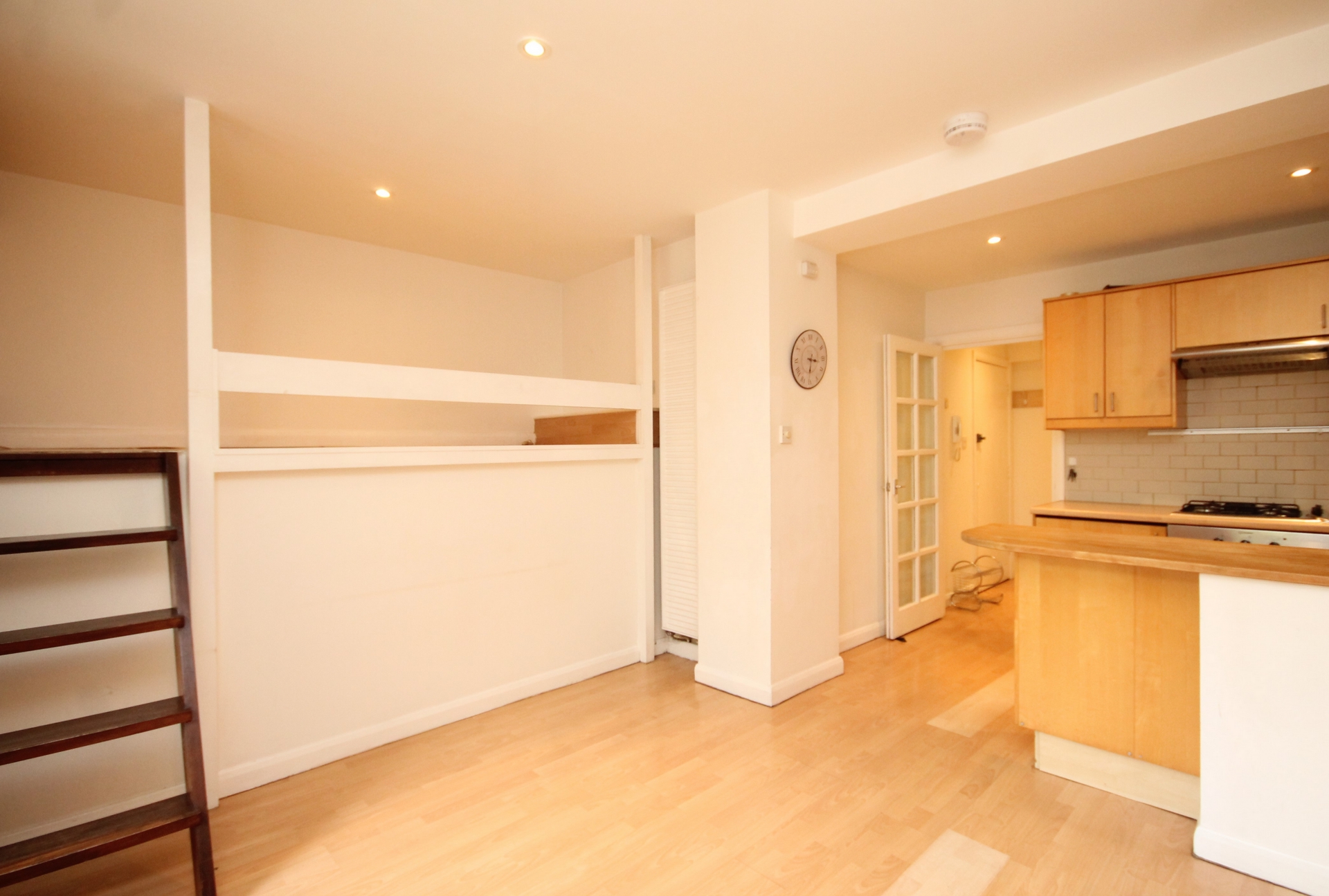 1 Bedroom Studio to rent in Camden Town, London, NW1