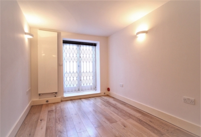 1 Bedroom Flat to rent in Castlehaven Road, Camden Town, London, NW1