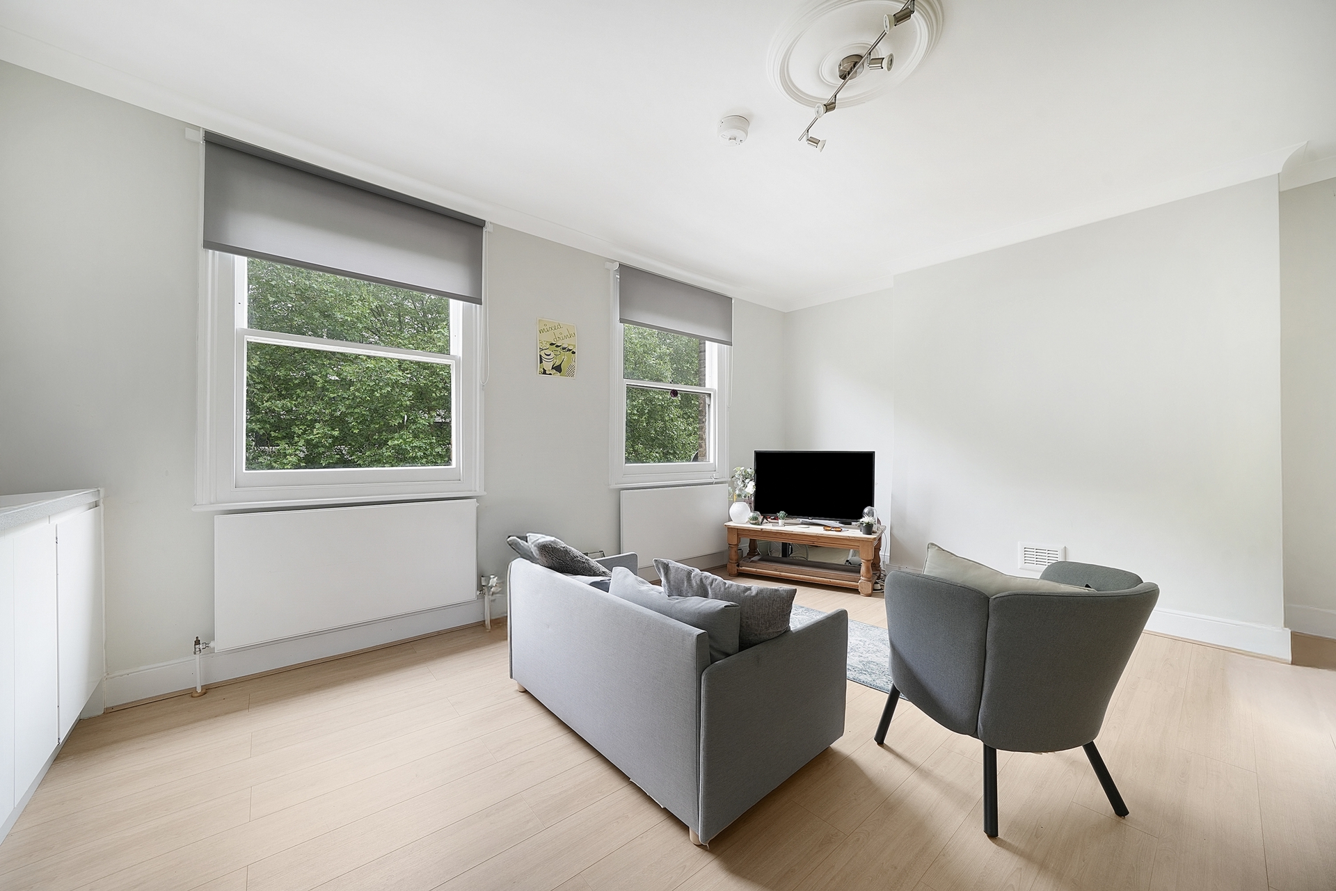 3 Bedroom Flat to rent in Belsize Park, London, NW3