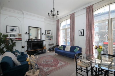 1 Bedroom Flat to rent in Regents Park Road, Primrose Hill, London, NW1