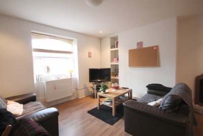 3 Bedroom Flat to rent in St Johns Grove, Archway, London, N19