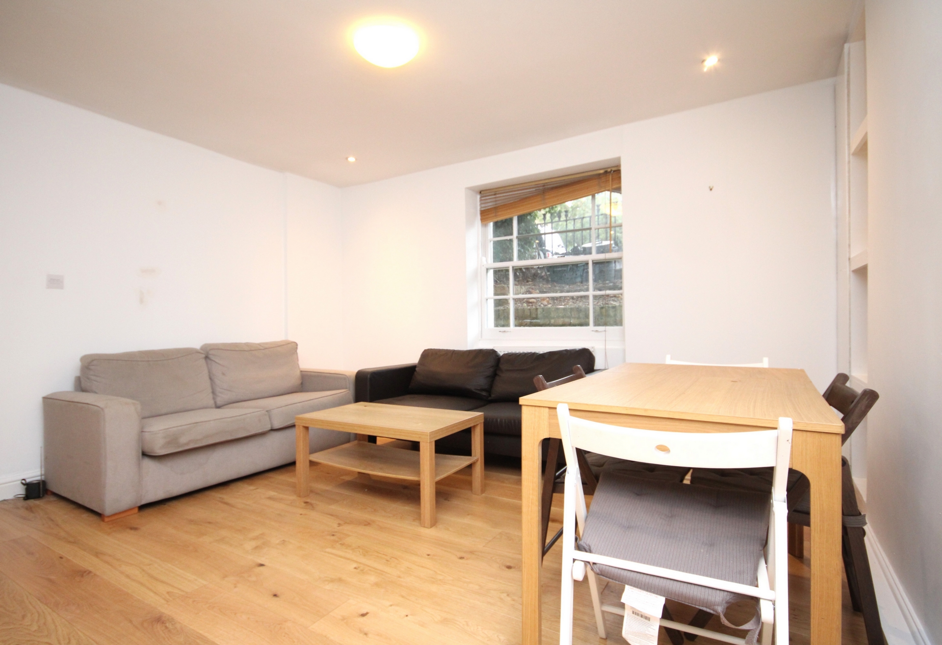 3 Bedroom Flat to rent in Archway, London, N19