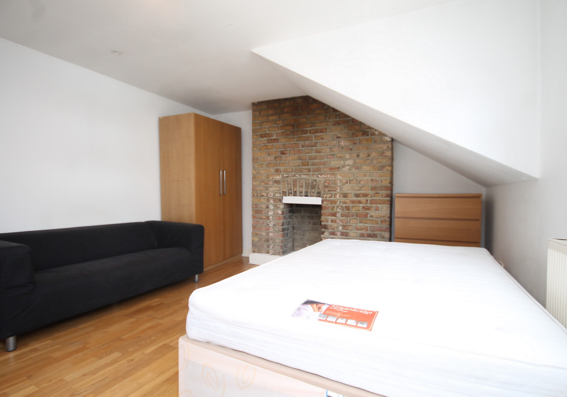 3 Bedroom Flat to rent in Wood Green, London, N22