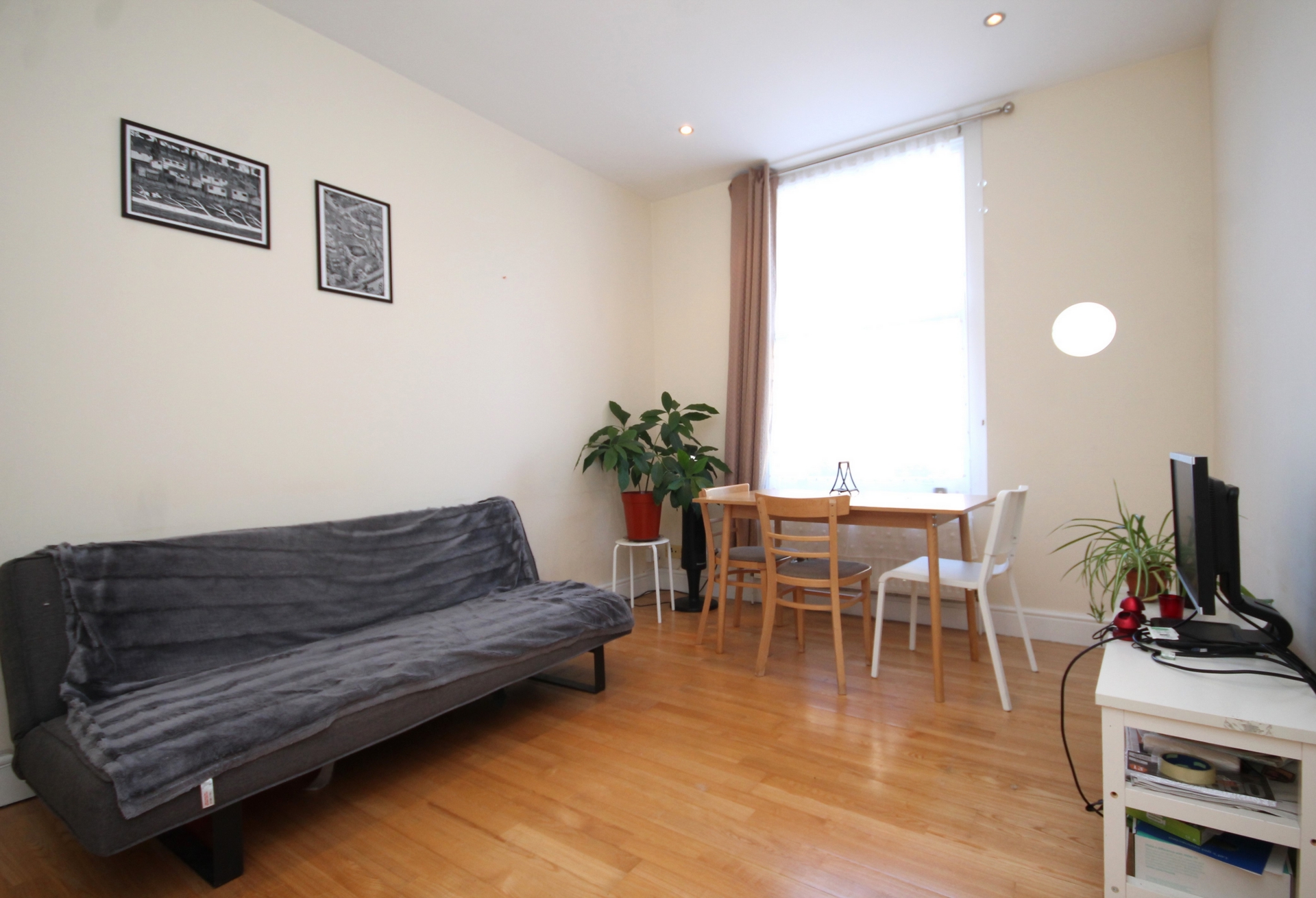 2 Bedroom Flat to rent in Islington, London, N7