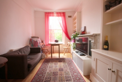2 Bedroom Flat to rent in Mount Pleasant Villas, Stroud Green, London, N4