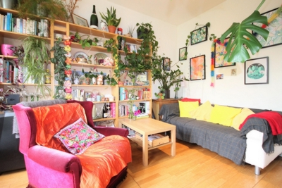 2 Bedroom Flat to rent in Hartham Road, Islington, London, N7