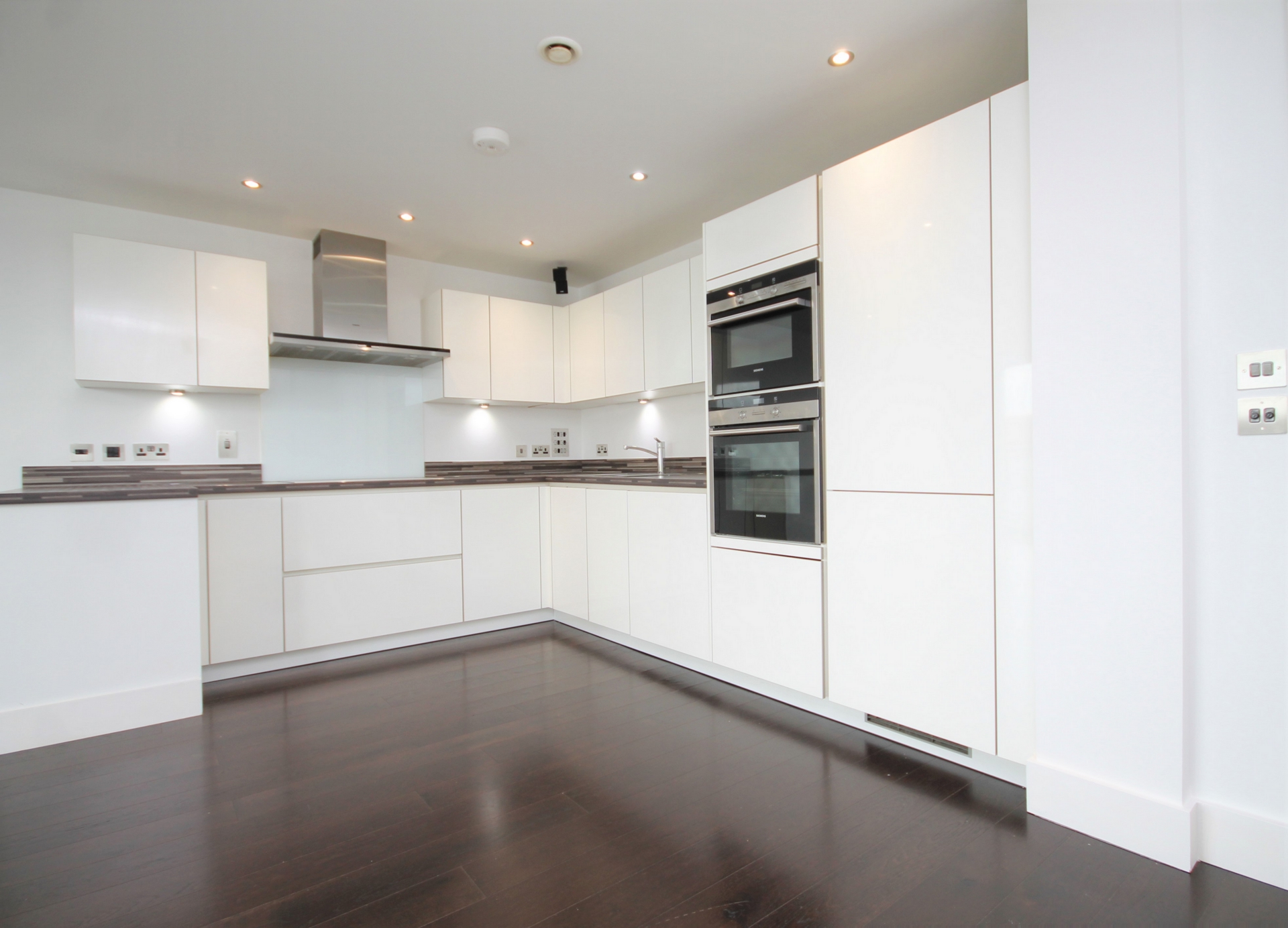 3 Bedroom Apartment to rent in Camden, London, NW1