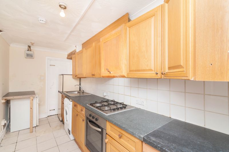 4 Bedroom Flat to rent in Chalk Farm, London, NW5