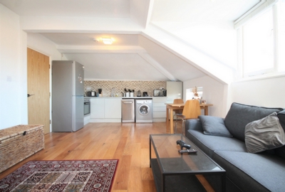 1 Bedroom Flat to rent in Burghley Road, Kentish Town, London, NW5