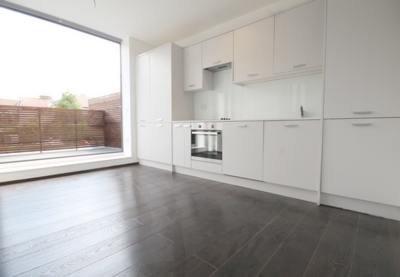 2 Bedroom Flat to rent in Colney Hatch Lane, Muswell Hill, London, N10