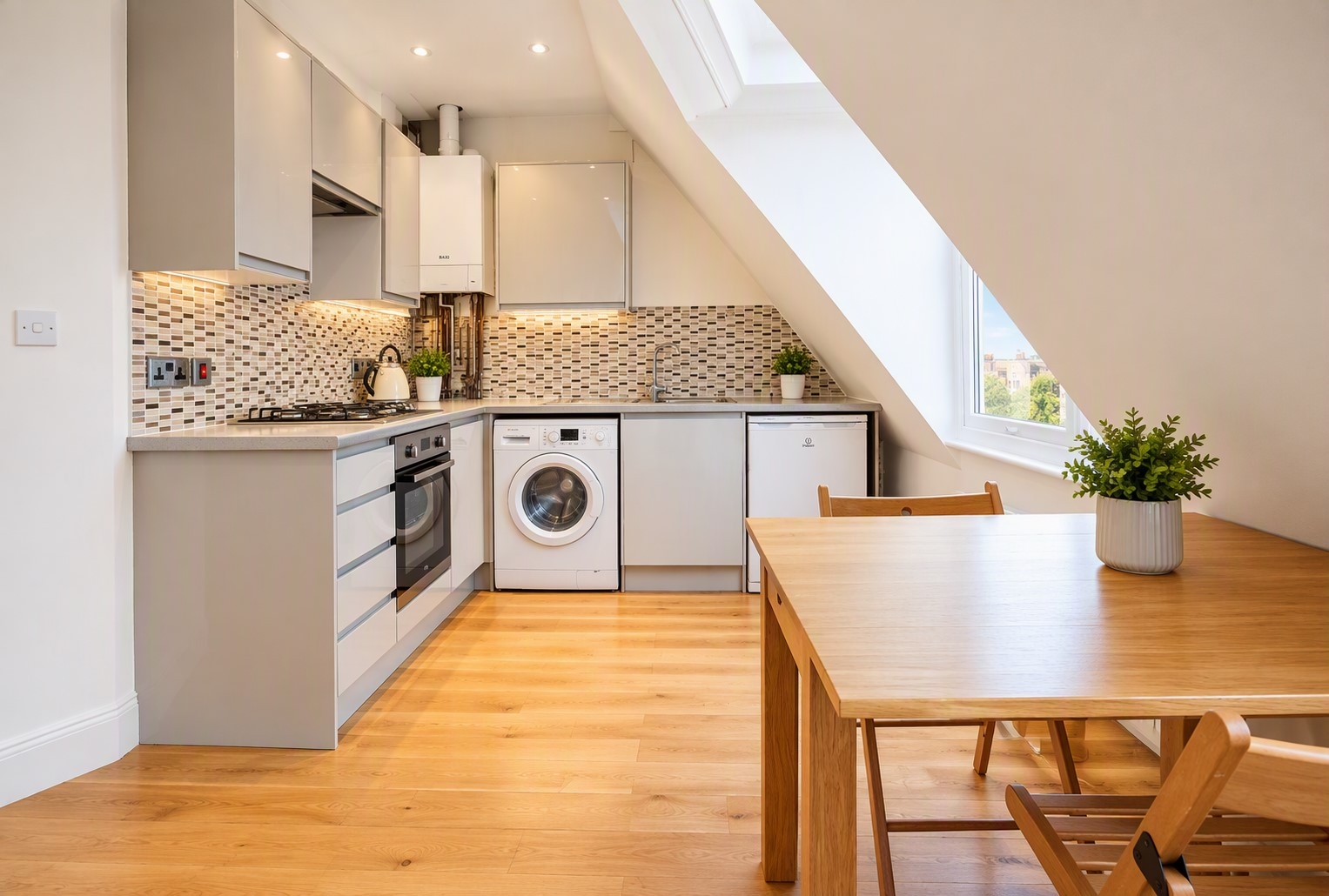 1 Bedroom Flat to rent in Hartham Road, Islington, London, N7