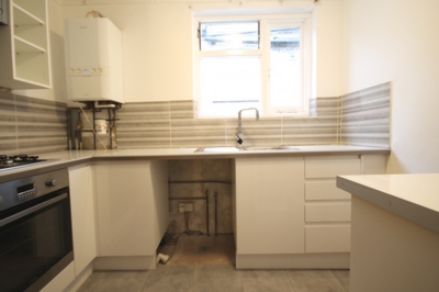 2 Bedroom Flat to rent in Beresford Road, Wood Green, London, N8