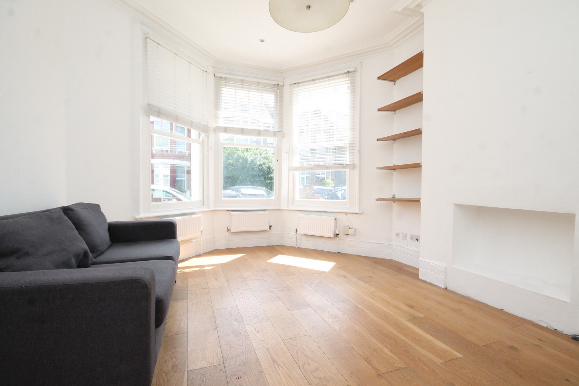 3 Bedroom Flat to rent in Harringey, London, N15