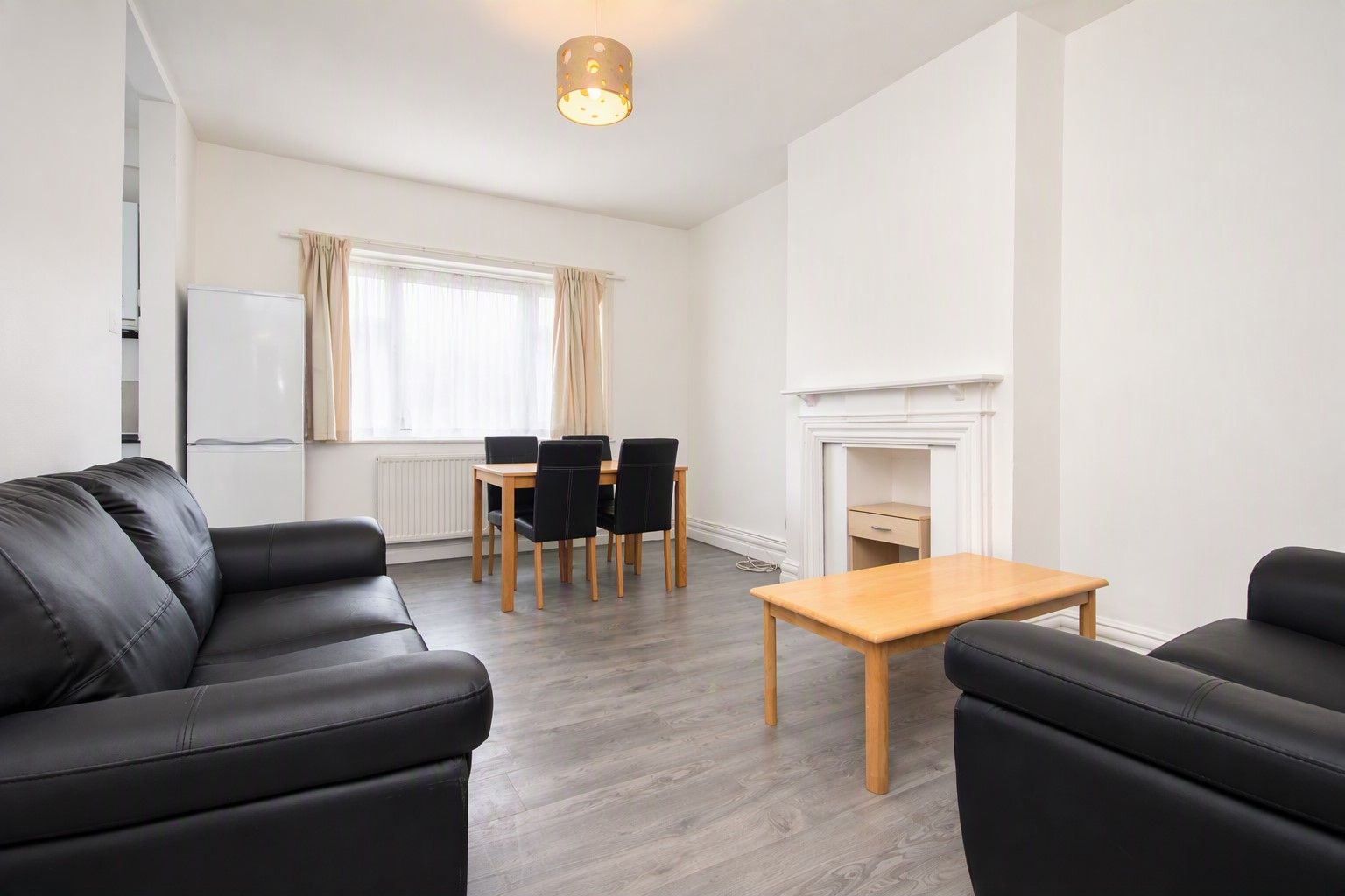 3 Bedroom Flat to rent in Golders Green, London, NW11