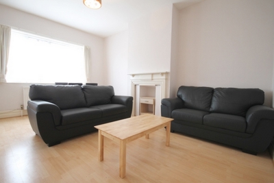 2 Bedroom Flat to rent in The Drive, Golders Green, London, NW11