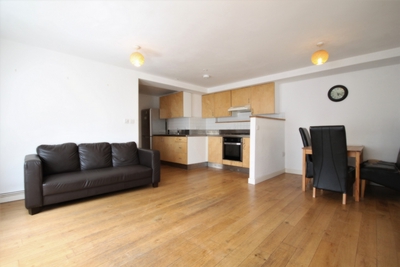 3 Bedroom Flat to rent in Brecknock Road, Tufnell Park, London, N7