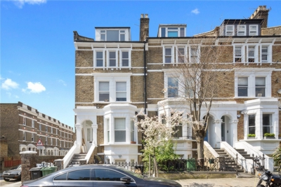 3 Bedroom Flat to rent in Montpelier Grove, Kentish Town, London, NW5