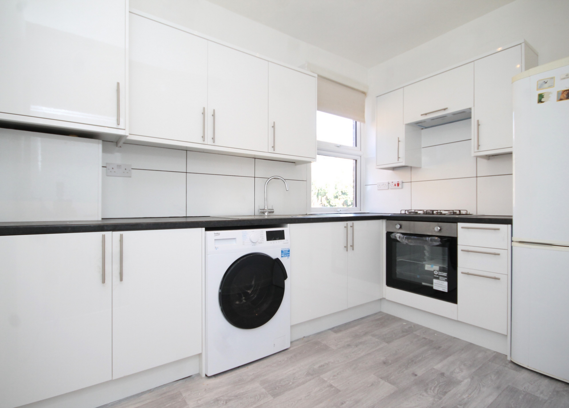2 Bedroom Flat to rent in Seven Sisters, London, N17