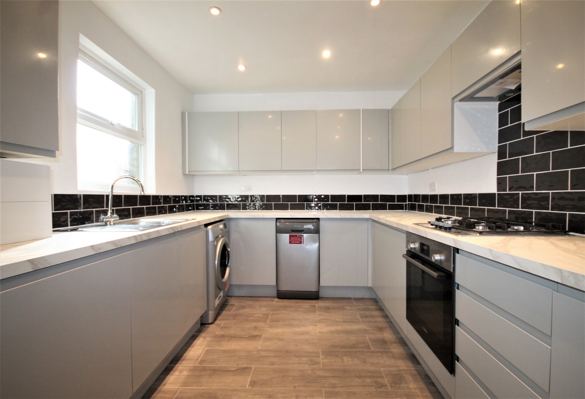 4 Bedroom Flat to rent in Islington, London, N7