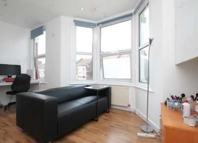 1 Bedroom Flat to rent in Raleigh Road, Harringey, London, N8