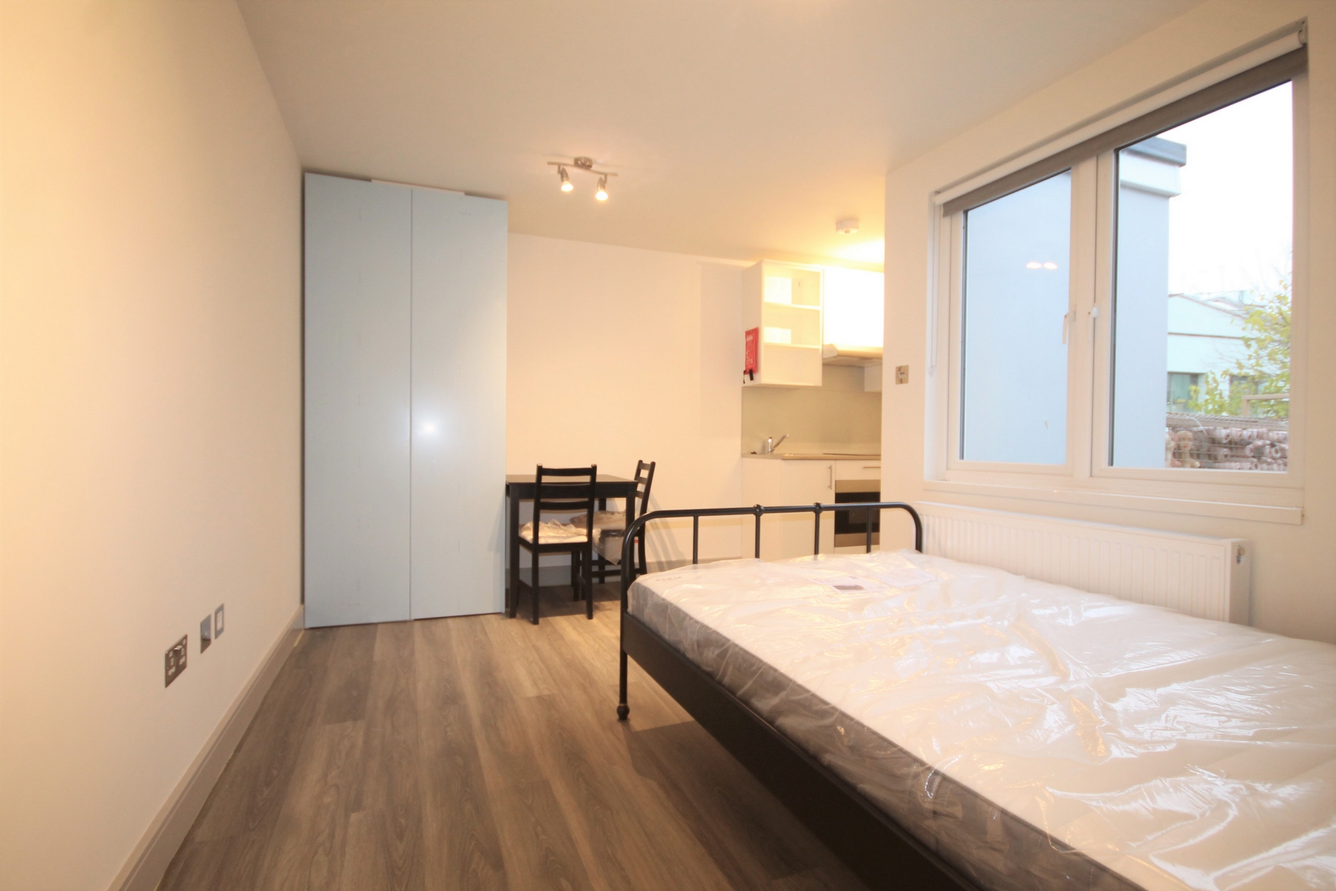 1 Bedroom Studio to rent in Camden Town, London, NW1