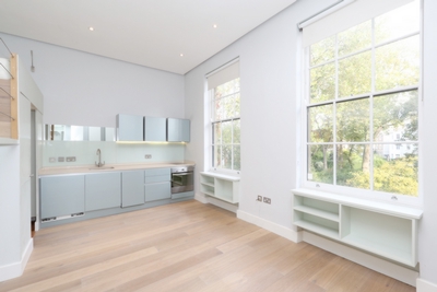 Flat to rent in Regents Park Road, Primrose Hill, London, NW1