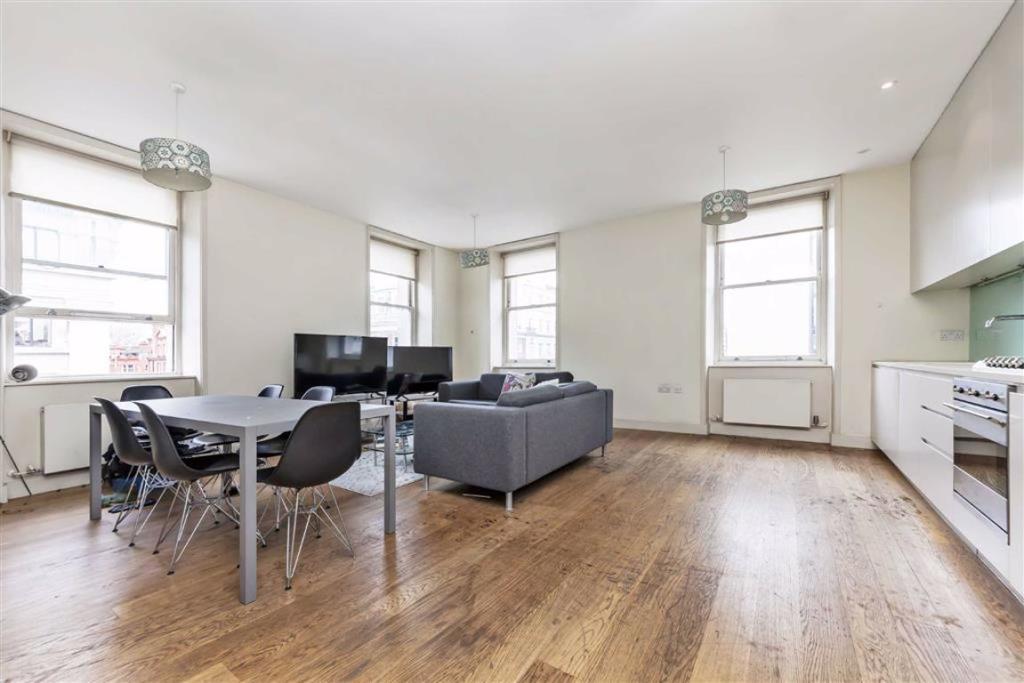 2 Bedroom Flat to rent in Marble Arch, London, W1U