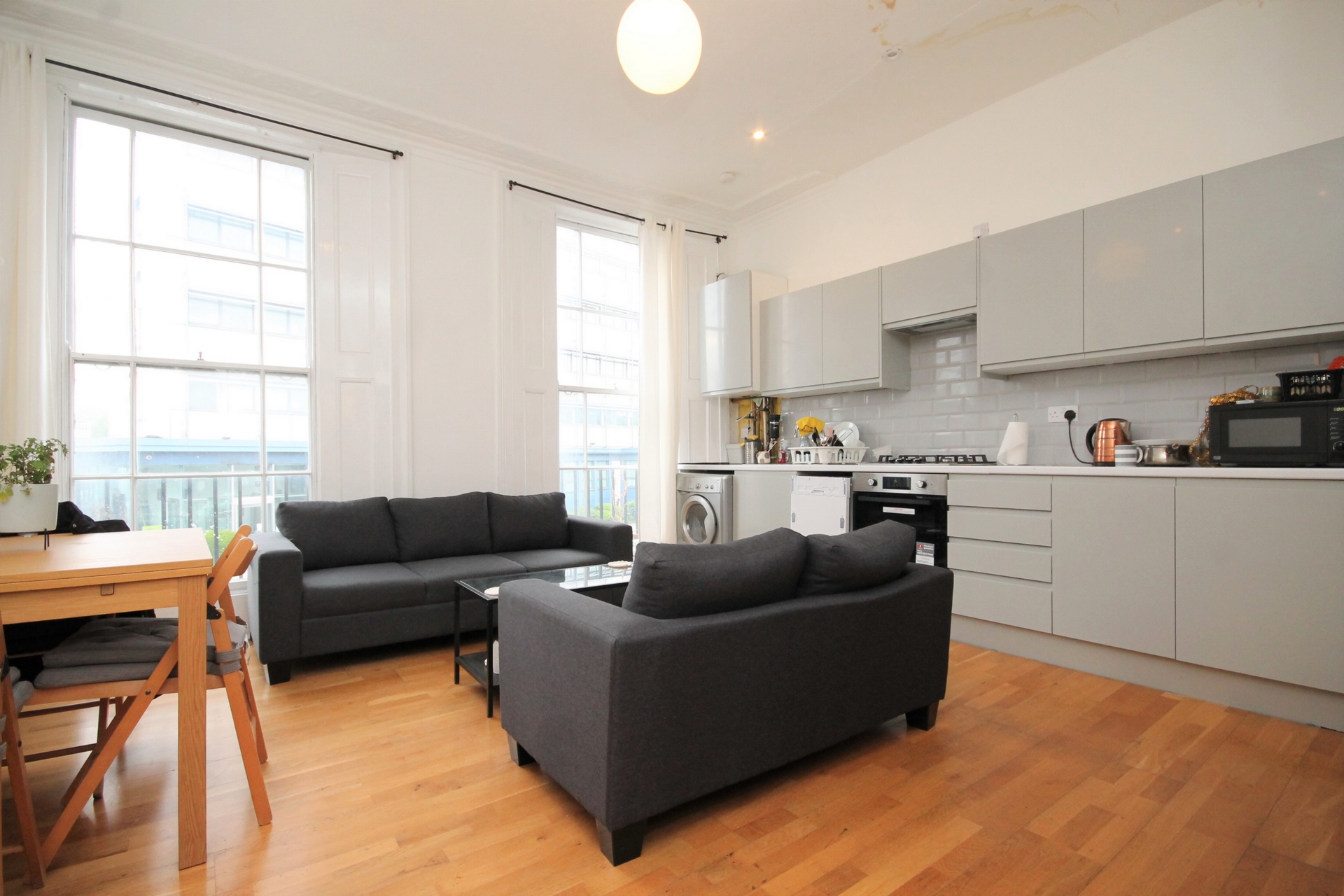 3 Bedroom Flat to rent in Camden Town, London, NW1