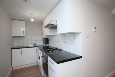2 Bedroom Flat to rent in The Drive, Golders Green, London, NW11