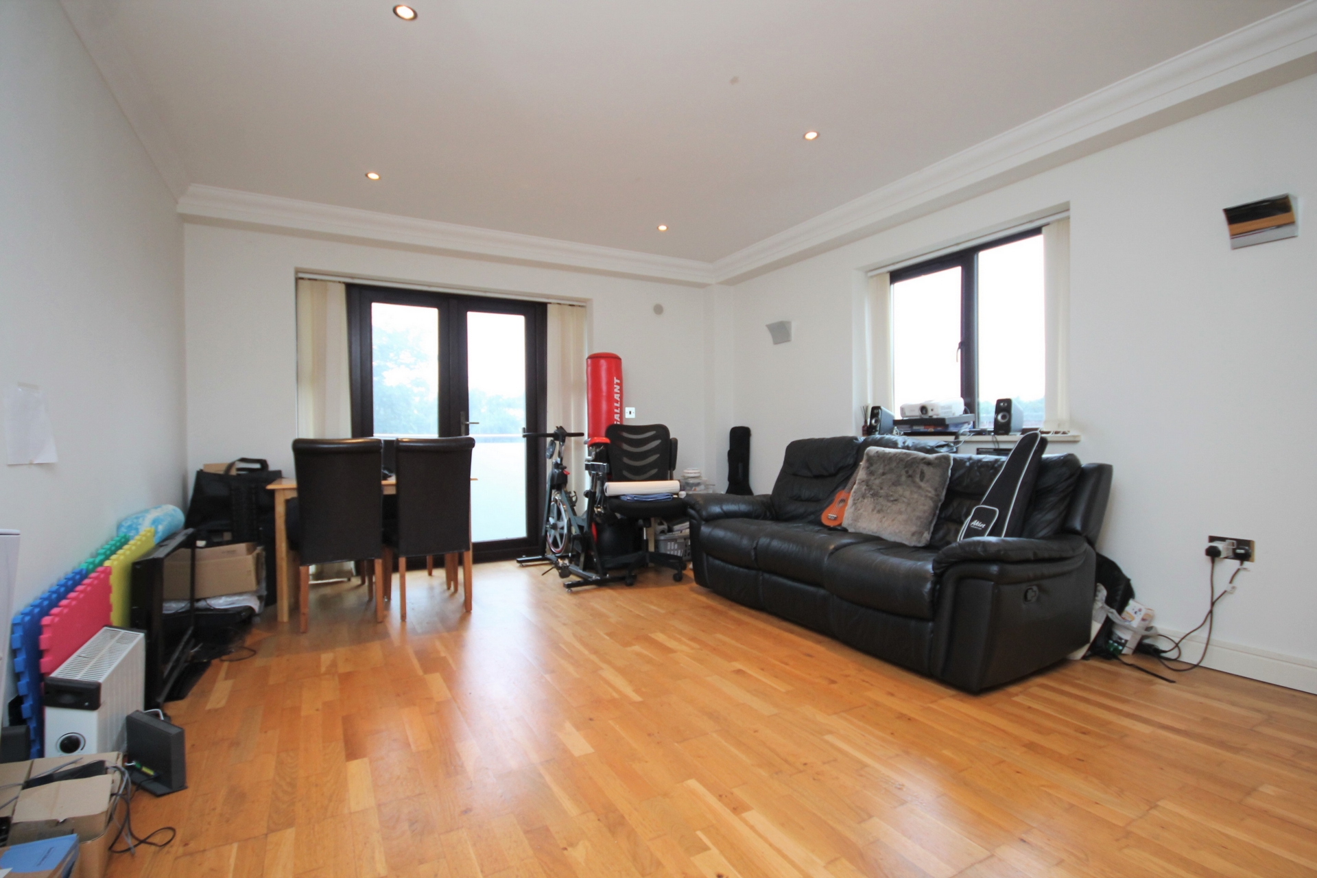 2 Bedroom Flat to rent in Palmers Green, London, N13