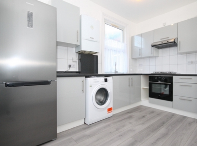 1 Bedroom Flat to rent in Kitchener Road, Seven Sisters, London, N17