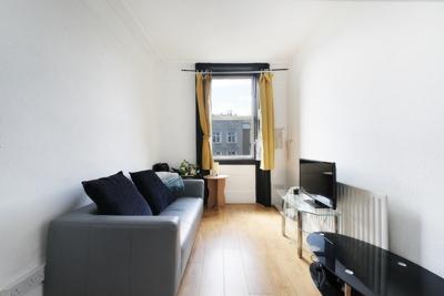 4 Bedroom Maisonette to rent in Kentish Town Road, Kentish Town, London, NW1