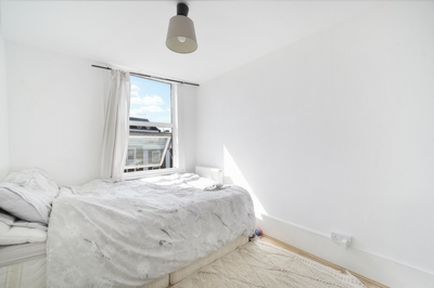 4 Bedroom Maisonette to rent in Kentish Town Road, Kentish Town, London, NW1