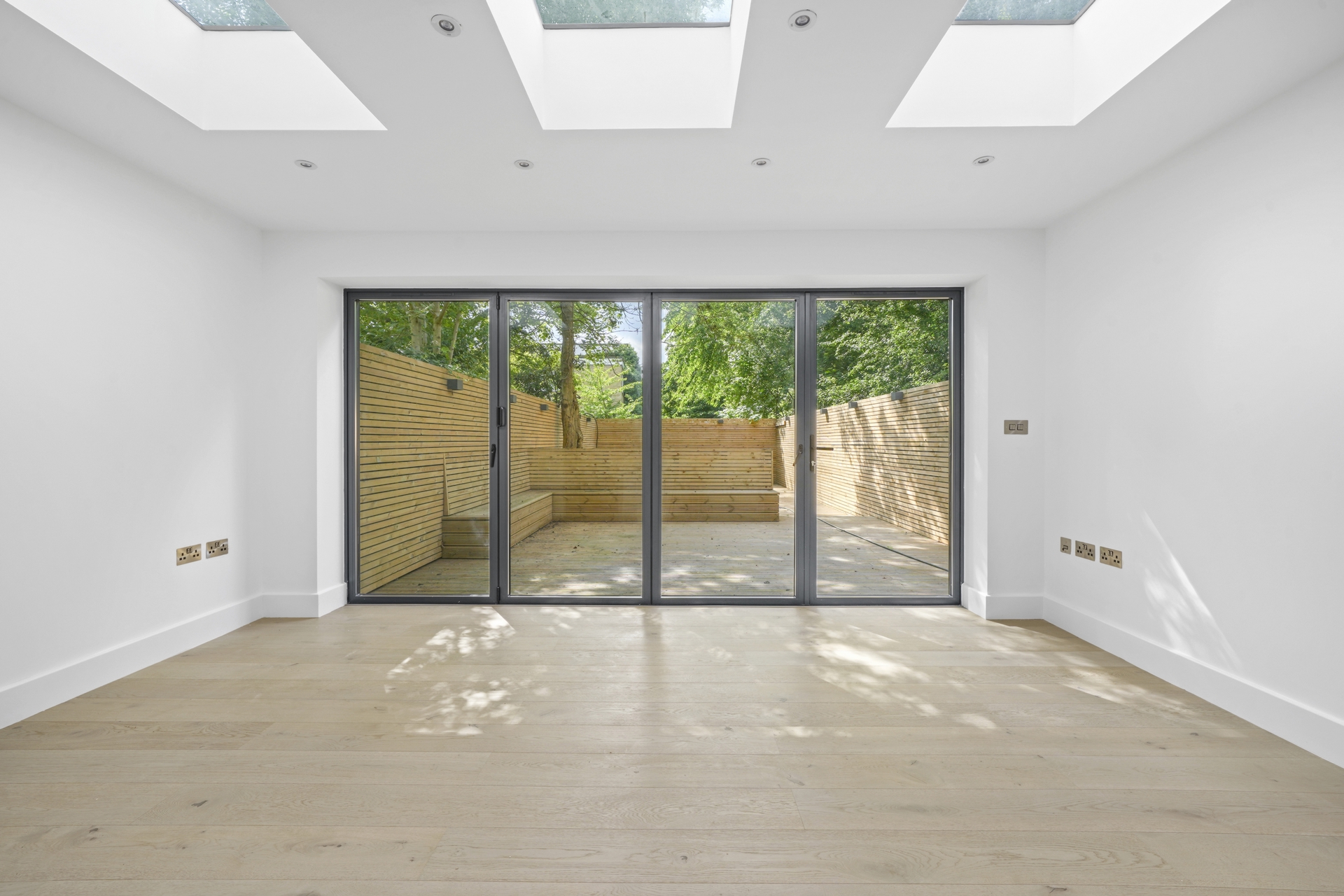 4 Bedroom Flat to rent in Swiss Cottage, London, NW6