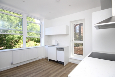 2 Bedroom Flat to rent in Muswell Hill Broadway, Muswell Hill, London, N10