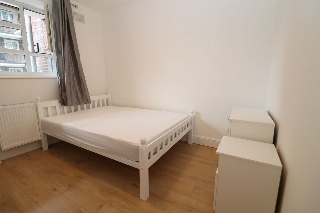 Double room - Single use to rent in Old Street, London, N1
