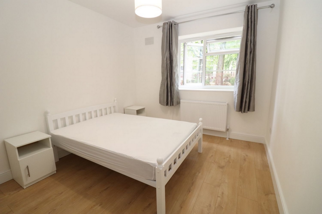 Double room - Single use to rent in Old Street, London, N1