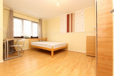 Double room - Single use to rent in Kimberley Road, West Ham, London, E16