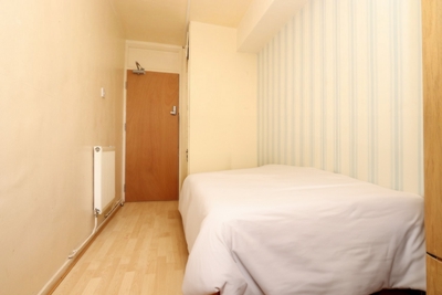 Single Room to rent in Hitchin Square, Bow, London, E3