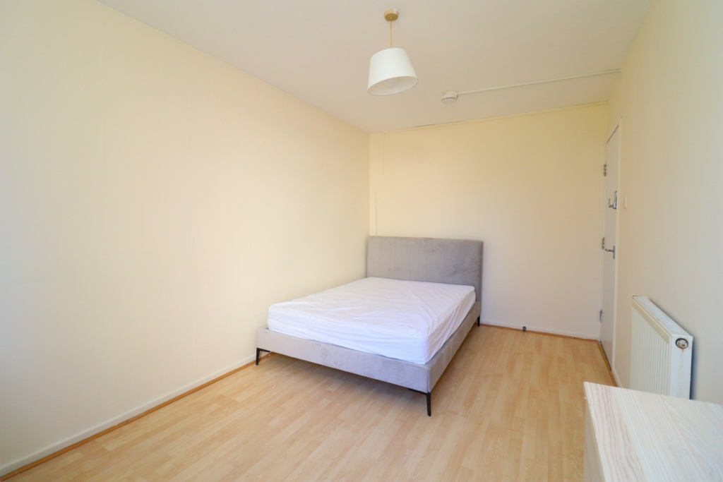 Double room - Single use to rent in Bow, London, E3
