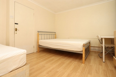 Twin Room to rent in The Green, Stratford, London, E15