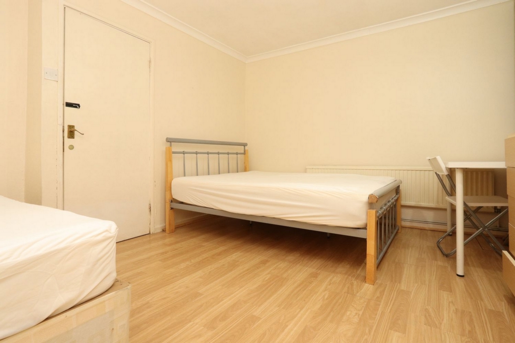 Twin Room to rent in Stratford, London, E15