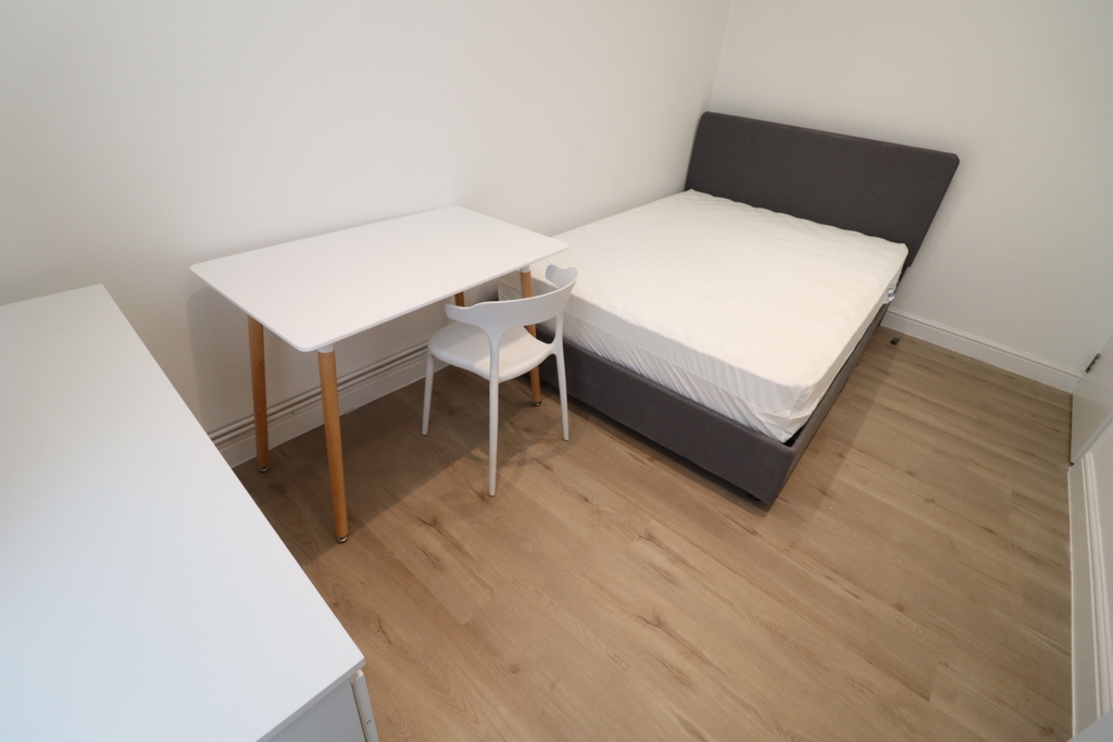 Double room - Single use to rent in Westferry, London, E14
