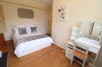 Double Room to rent in George Belt House, Smart Street, Bethnal Green, London, E2