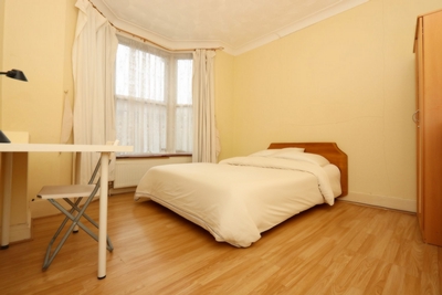Double room - Single use to rent in Ashlin Road, Leyton, London, E15