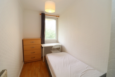 Single Room to rent in Hitchin Square, Victoria Park, London, E3
