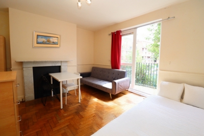 Double Room to rent in Geffrye Court, Hare Walk, Hoxton, London, N1