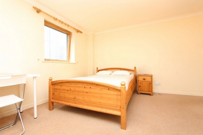 Ensuite Single Room to rent in Meridian Place, South Quay, London, E14
