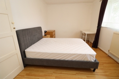 Double room - Single use to rent in Crownfield Road, Leyton, London, E15